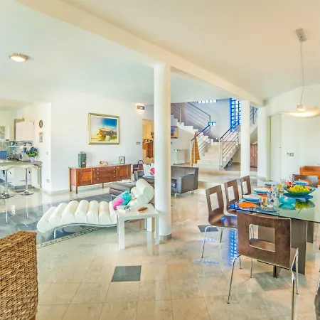 Villa Mar Lela